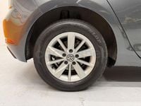 Usado VW Golf VII Advance 115 CV (84 kW) 2019 Gris / plata Berlina