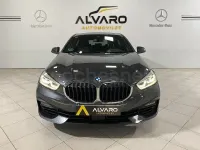 Usado BMW 118 Sport Line 136 CV (100 kW) 2020 Gris / plata Berlina