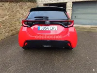 Usado Toyota Yaris Hybrid Edition 116 CV (85 kW) 2021 Rojo Berlina