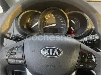 Usado Kia Rio 84 CV (61 kW) 2016 Negro Utilitario