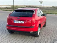 Usado Ford Focus Trend 115 CV (84 kW) 2007 Rojo Berlina