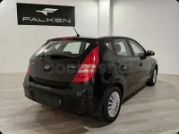 Usado Hyundai i30 Classic 109 CV (80 kW) 2009 Negro Berlina