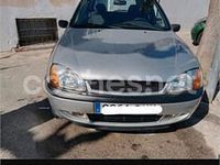 Usado Ford Fiesta Trend 60 CV (44 kW) 2001 Gris / plata Utilitario