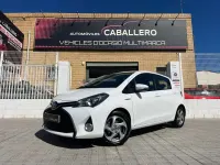 Usado Toyota Yaris Hybrid Active 100 CV (73 kW) 2016 Blanco Utilitario