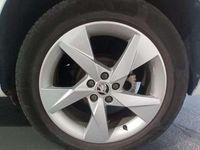 Usado Skoda Kamiq Ambition 110 CV (80 kW) 2023 Blanco SUV