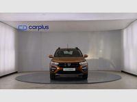Usado Dacia Sandero Comfort 91 CV (66 kW) 2022 Naranja atacama (metalizado) Utilitario