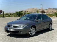 Usado Renault Laguna II Dynamique 150 CV (110 kW) 2005 Gris / plata Berlina