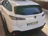 Usado Peugeot 308 130 CV (95 kW) 2022 Blanco Familiar