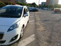 Usado Peugeot 5008 Style 130 CV (95 kW) 2016 Blanco Monovolumen