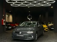 Usado VW Polo Advance 95 CV (69 kW) 2020 Gris Utilitario
