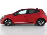Używany Renault Clio V Techno 91 KM (66 kW) 2024 Czerwony Sedan/Limuzyna