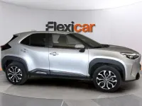 Usado Toyota Yaris 116 CV (85 kW) 2022 Gris Utilitario