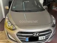 Usado Hyundai i30 GO! 100 CV (73 kW) 2016 Beige Berlina