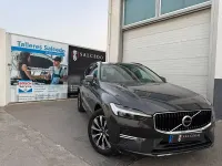 Usado Volvo XC60 Core 197 CV (144 kW) 2022 Gris / plata SUV