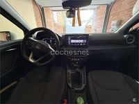 Usado Seat Arona Xperience 110 CV (80 kW) 2021 Gris / plata SUV