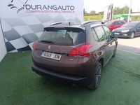 Usado Peugeot 2008 Active 92 CV (67 kW) 2015 Marrón SUV