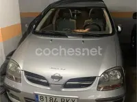 Usado Nissan Almera Tino 114 CV (83 kW) 2001 Gris / plata Monovolumen
