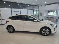 Nuevo Hyundai i20 100 CV (73 kW) 2025 Blanco Utilitario
