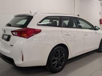 Usado Toyota Auris Business Edition 124 CV (91 kW) 2014 Blanco Familiar