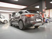 Usado Alfa Romeo Stelvio Super 160 CV (117 kW) 2022 Gris / plata SUV