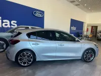 Usado Ford Focus ST-Line X 125 CV (91 kW) 2023 Plateado Utilitario