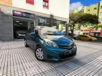 Usado Toyota Yaris City 90 CV (66 kW) 2013 Verde Utilitario