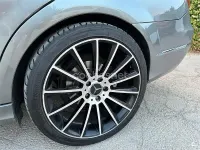 Usado Mercedes C200 136 CV (100 kW) 2012 Gris / plata Berlina