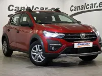 Usado Dacia Sandero Stepway 91 CV (66 kW) 2022 Rojo cereza Utilitario