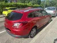 Usado Renault Mégane GrandTour Dynamique 110 CV (80 kW) 2013 Rojo Familiar