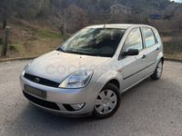 Usado Ford Fiesta Trend 80 CV (58 kW) 2005 Gris / plata Utilitario
