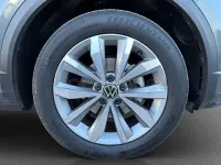 Usado VW T-Roc Advance 110 CV (80 kW) 2022 Gris / plata SUV