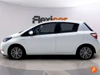 Usado Toyota Yaris Active 99 CV (72 kW) 2020 Blanco Utilitario