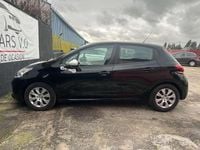 Begagnad Peugeot 208 68 HK (50 kW) 2019 Svart Halvkombi