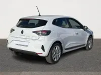 Usado Renault Clio V Evolution 100 CV (73 kW) 2025 Blanco Berlina
