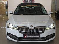 Usado Skoda Superb Style 218 CV (160 kW) 2021 Blanco Berlina