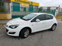 Usado Opel Astra Sportive 110 CV (80 kW) 2012 Blanco Berlina