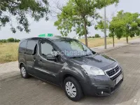 Usado Peugeot Partner Tepee Style 100 CV (73 kW) 2016 Gris / plata Monovolumen