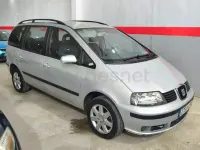 Usado Seat Alhambra Stella 115 CV (84 kW) 2003 Gris / plata Monovolumen