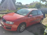 Usado Fiat Stilo Dynamic 115 CV (84 kW) 2003 Rojo Berlina