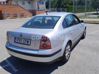 Usado VW Passat Edition 130 CV (95 kW) 2003 Gris / plata Familiar