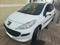 Usado Peugeot 207 70 CV (51 kW) 2009 Blanco Berlina