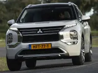 Usado Mitsubishi Outlander Motion 150 CV (110 kW) 2017 Gris SUV