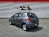 Usado Toyota Yaris Sol 87 CV (63 kW) 2009 Gris / plata Utilitario