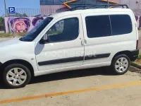Usado Peugeot Partner Tepee 75 CV (55 kW) 2009 Blanco Monovolumen