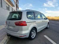 Usado Seat Alhambra Ecomotive 140 CV (102 kW) 2014 Beige Monovolumen