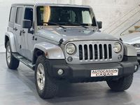 Usado Jeep Wrangler Unlimited Sahara 200 CV (147 kW) 2015 Gris / plata SUV
