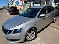 Usado Skoda Octavia Active 116 CV (85 kW) 2019 Gris / plata Berlina