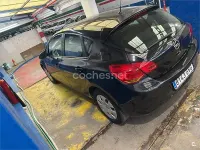 Usado Opel Astra Essentia 100 CV (73 kW) 2010 Negro Berlina