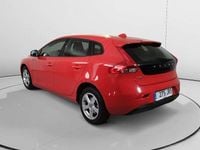 Usado Volvo V40 Kinetic 121 CV (88 kW) 2016 Rojo Utilitario
