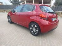 Usado Peugeot 208 Active 100 CV (73 kW) 2015 Granate Utilitario